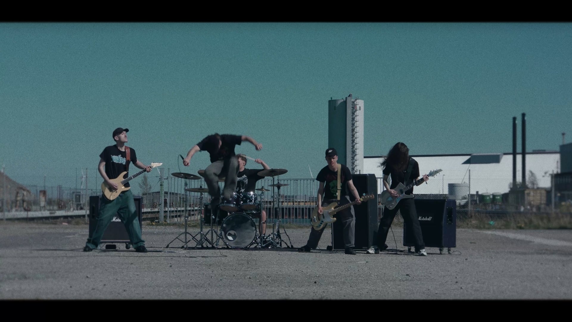 Load video: SPLIT - Cold Heart Feat. Dethrxner