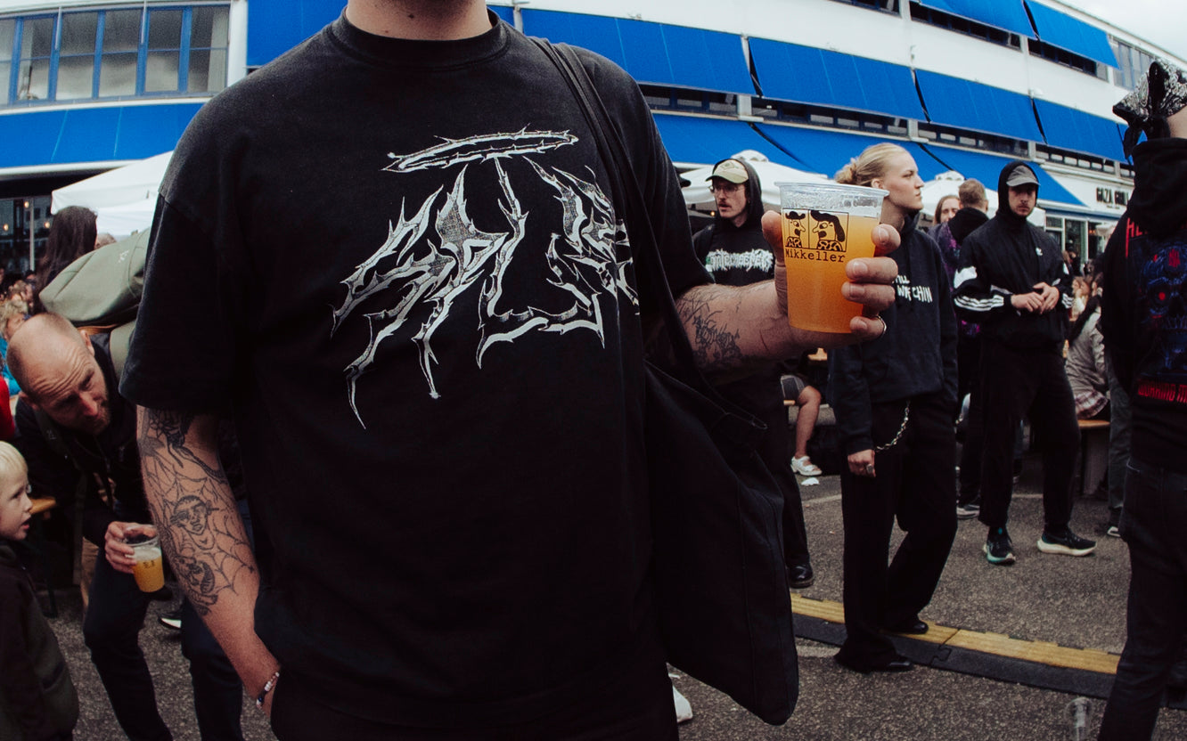 LUXURY SPLIT Logo T-Shirt