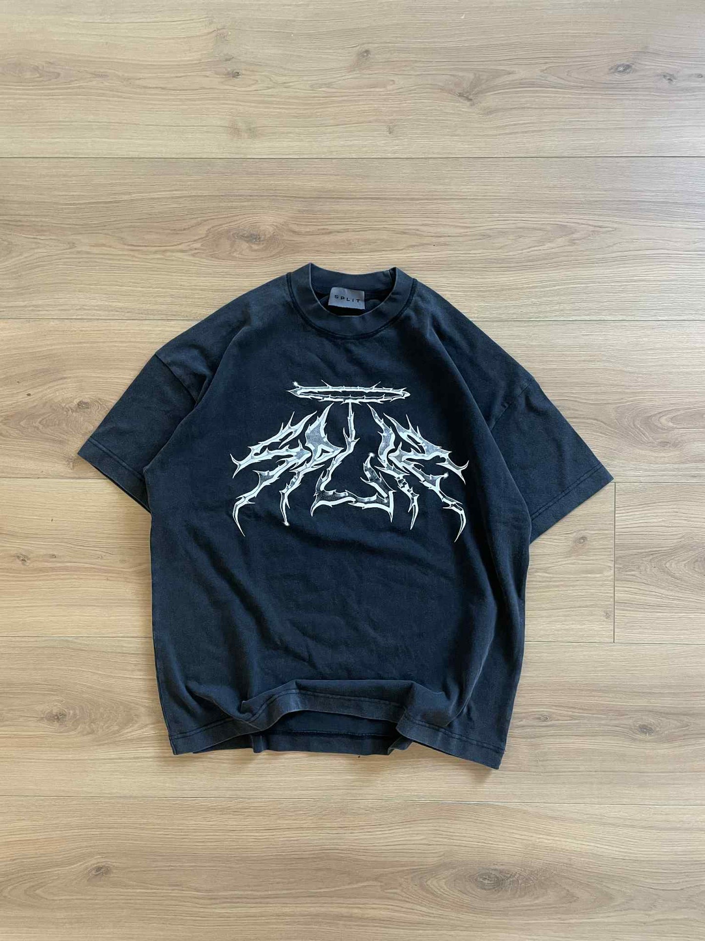 LUXURY SPLIT Logo T-Shirt